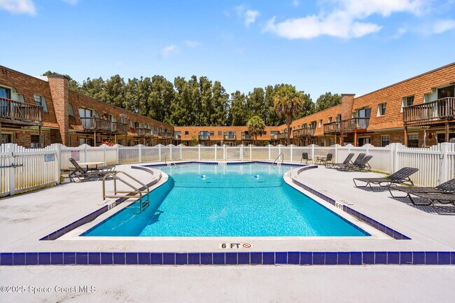 Building Photo - 1300 Arlington Ln NE