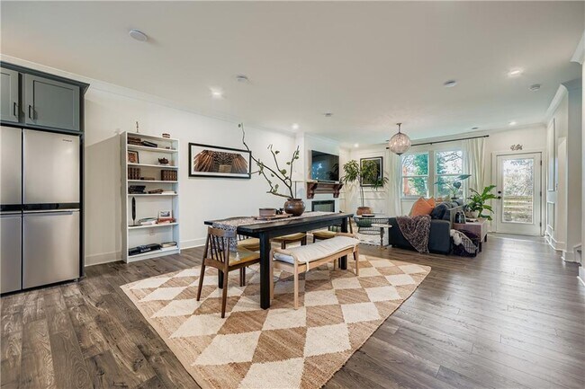 Building Photo - 568 Avondale Pk Cir