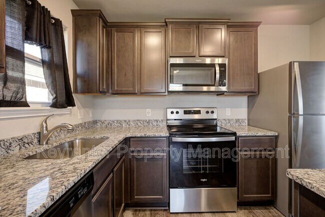 Building Photo - 1612 Maroon Dr