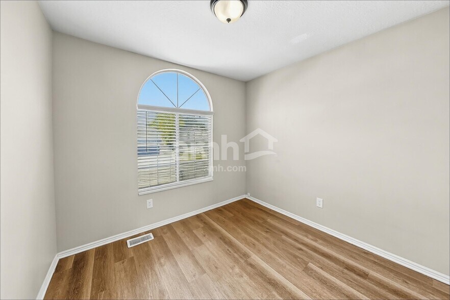 Building Photo - 4154 Westlake Dr