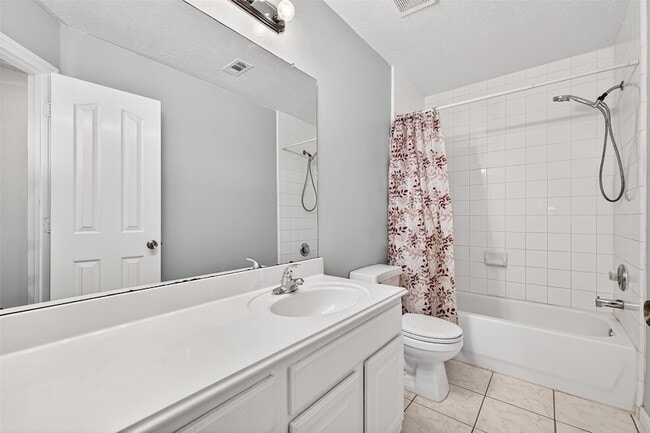 Building Photo - 22938 Sugar Bear Dr