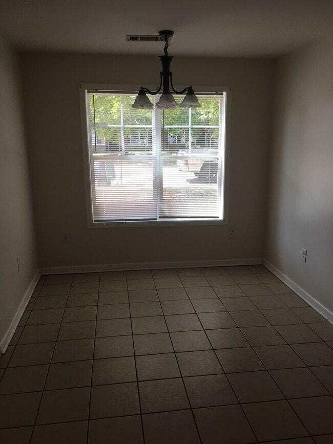 Building Photo - 134-136 Melody Ln NW