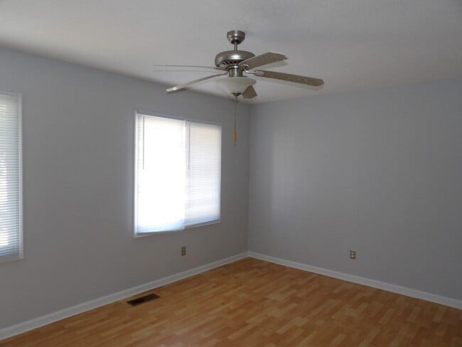 Building Photo - 951 Plantation Dr