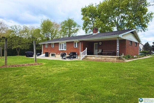 Building Photo - 510 Zucksville Rd