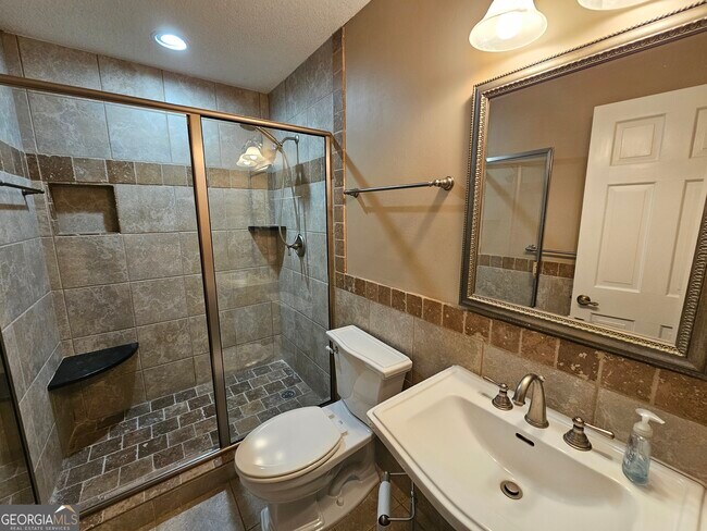 Building Photo - 108 Glendale Dr