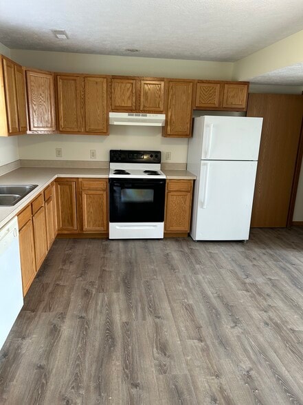 Building Photo - 1402 Benbrandon Ct