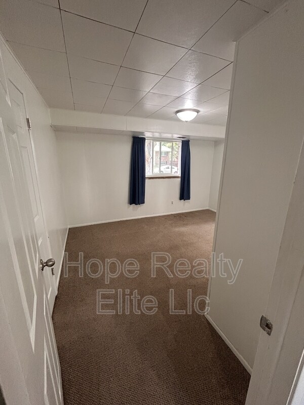Building Photo - 1106 Querida Dr