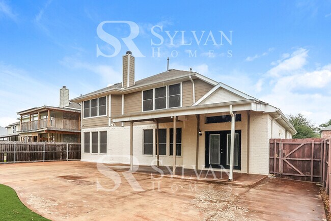 Building Photo - Luxury, Location, and Convenience, it is a...