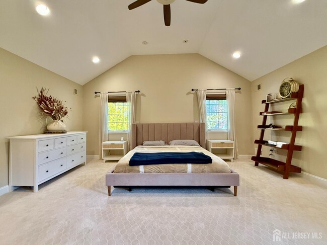 Building Photo - 4 Rebel Run Dr