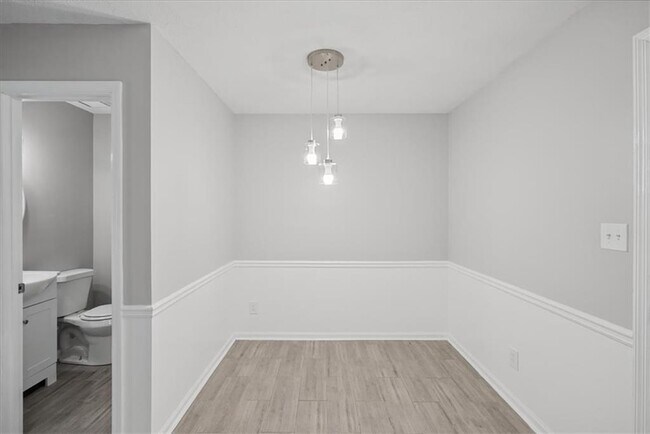 Building Photo - 291 Westland Way SW