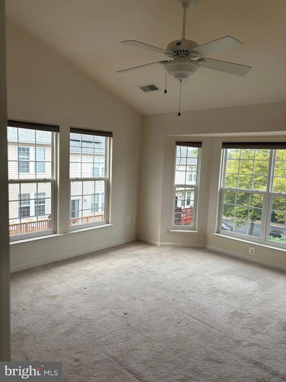 Building Photo - 46239 Milthorn Terrace