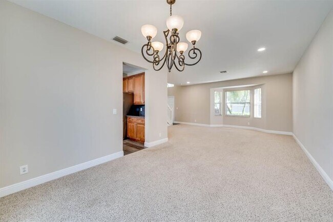 Building Photo - 558 Stonemont Dr