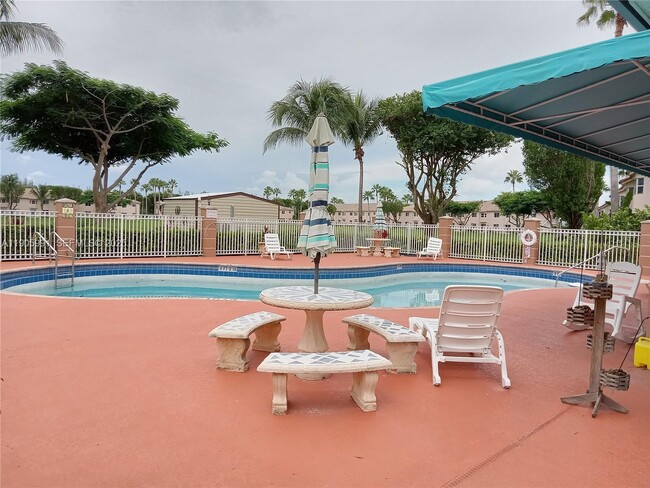 Building Photo - 1270 SE 27th St