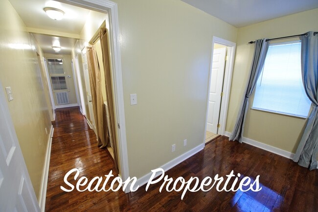 Building Photo - 2709 Addison Dr