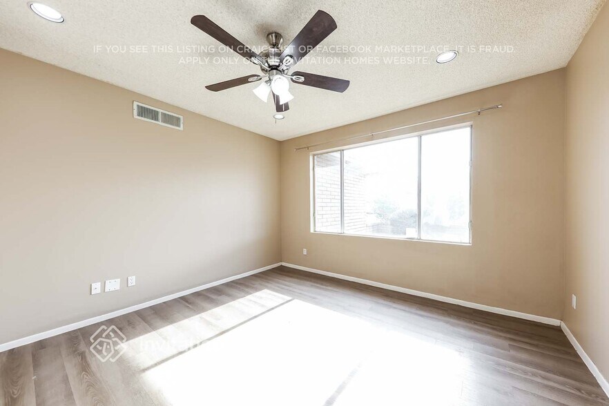 Building Photo - 2210 W Utopia Rd