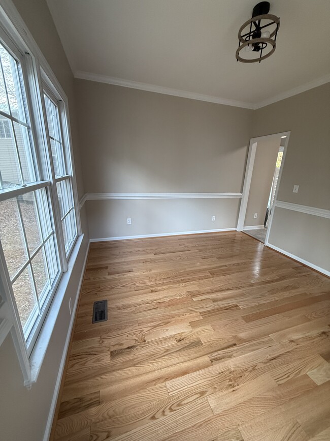 dining room - 110 Sudbury Ln