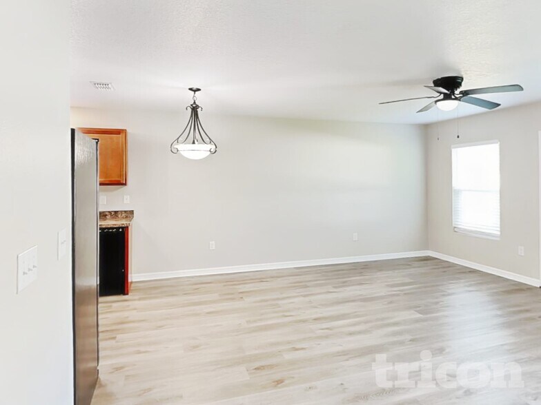 Building Photo - 8397 Coral St