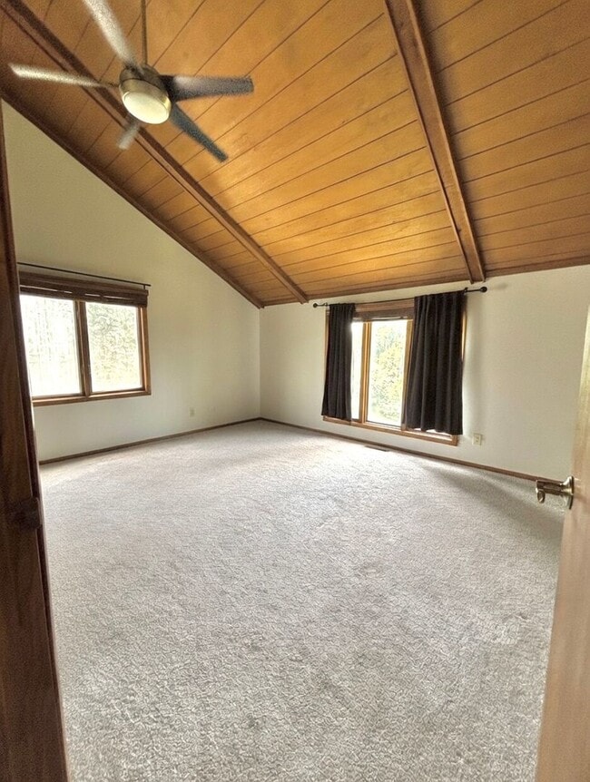 Building Photo - Entertainers dream in the heart of Eden Prairie! 3000+sf, updated, beautiful yard!!