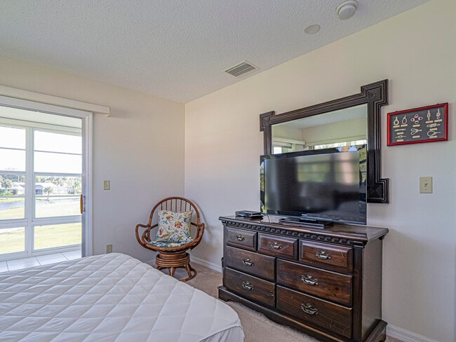 Building Photo - 36 Pine Arbor Ln