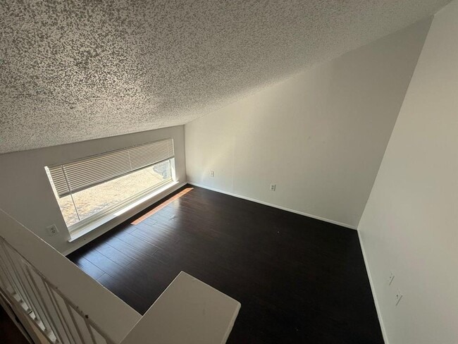 Building Photo - 2700 Mulford Cove