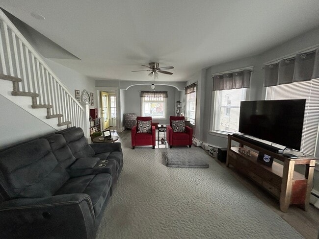 Building Photo - 4 bedroom 2.5 Bath Home in Emmaus