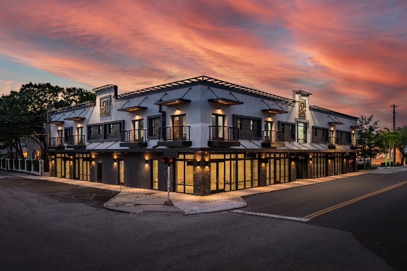 Building Photo - 935 S Howard Ave