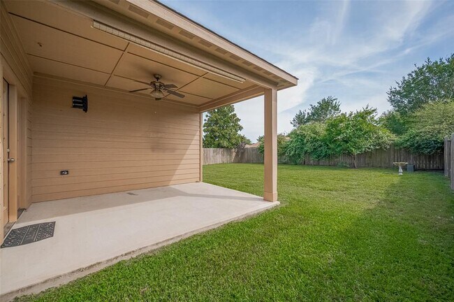 Building Photo - 38319 Miranda Ln