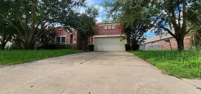 Primary Photo - 16303 Lakewood Field Dr