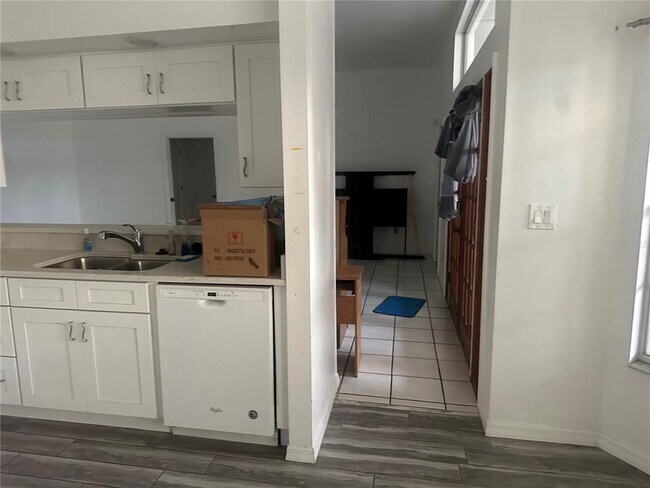 Building Photo - 1002 Shawnda Ln