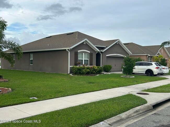Building Photo - 165 Sorrento Dr