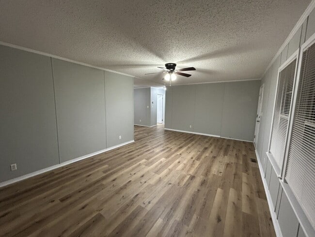Building Photo - "Spacious 3-Bed, 2-Bath Home on Whiteaker Springs Rd, Cookeville!"