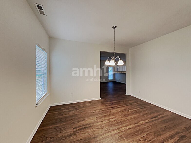 Building Photo - 10916 Slalom Hill Rd