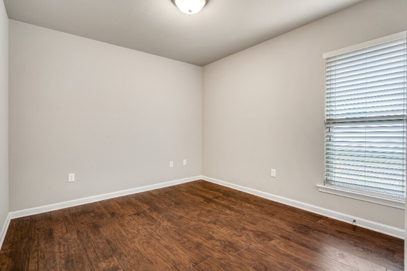 Building Photo - 42169 Broad Walk Ave