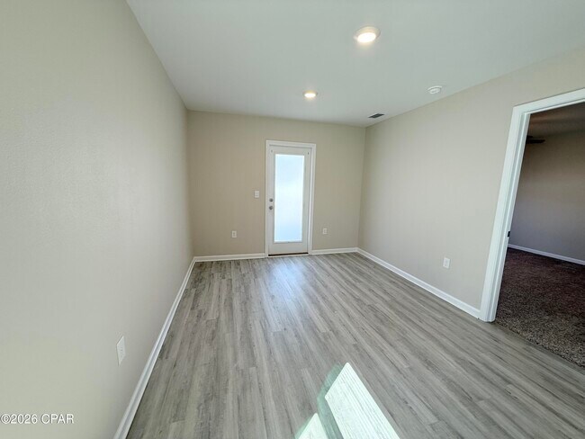 Building Photo - 6615 Kettles St