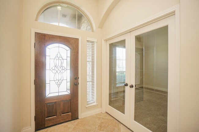 Building Photo - 1215 Watercrest Park Ln