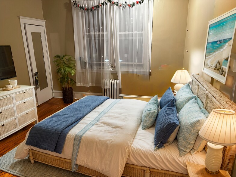 Building Photo - 60 Egmont St