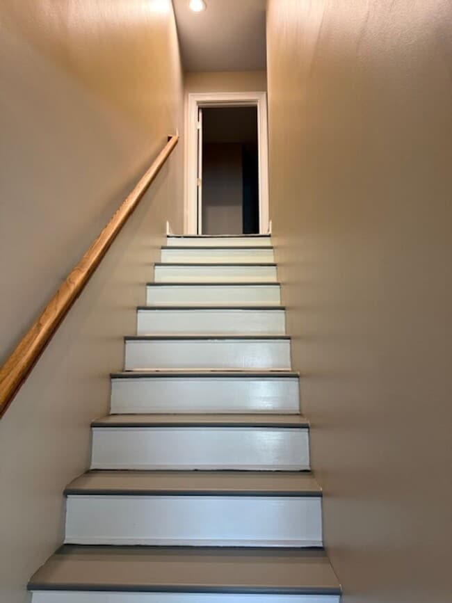 Building Photo - Chapel Creek