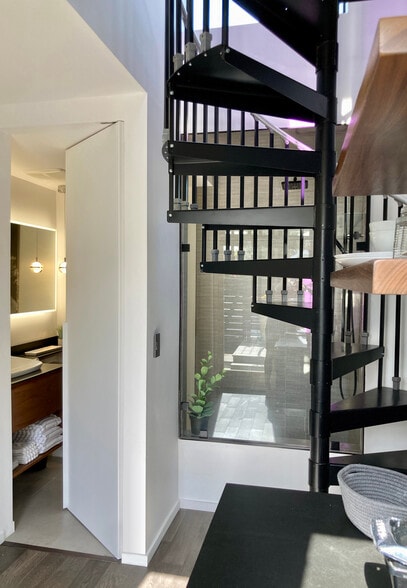 Loft - 3720 Crestwood Pl