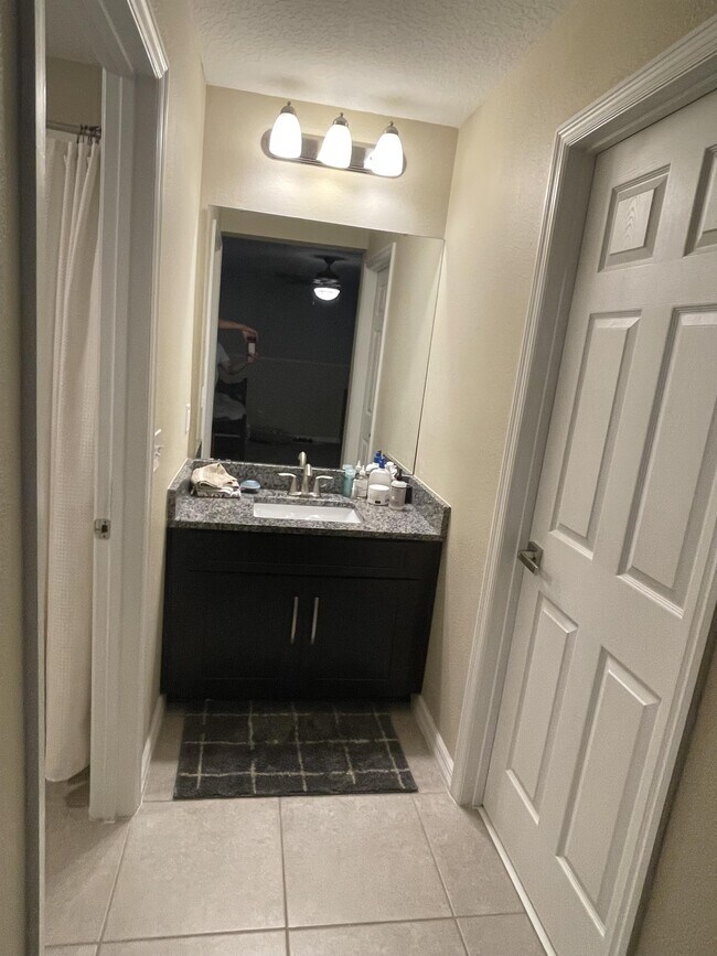 Building Photo - 775 Maple Leaf Loop