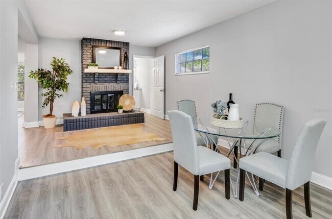 Building Photo - 3703 W Leila Ave