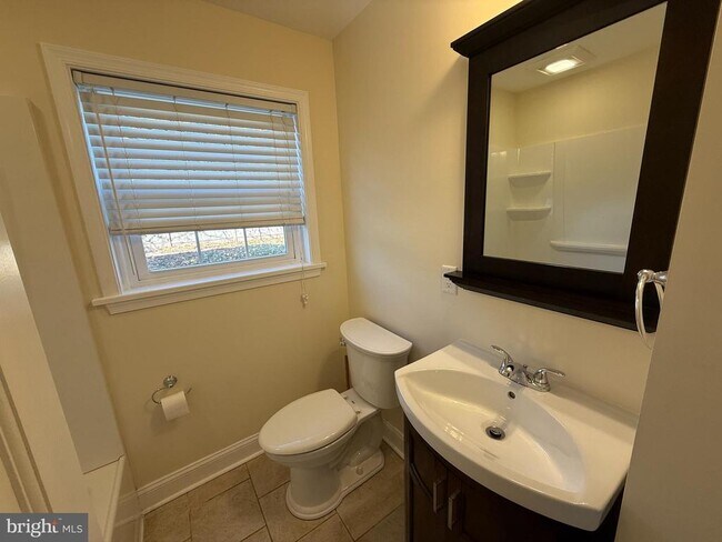 Building Photo - 1859 E Ridge Pike