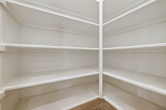 Building Photo - 5403 Tourmaline Wy