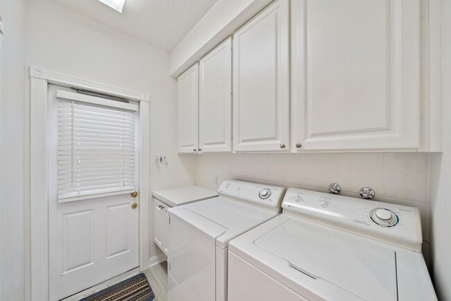 Building Photo - 351 Legare Ct