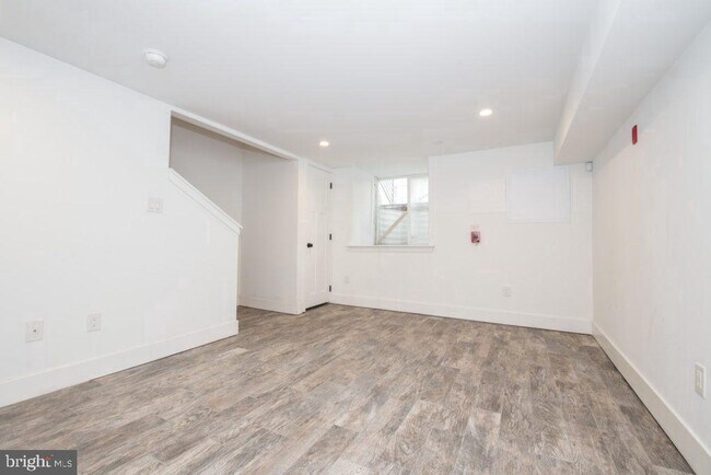 Building Photo - 614 W Norris St