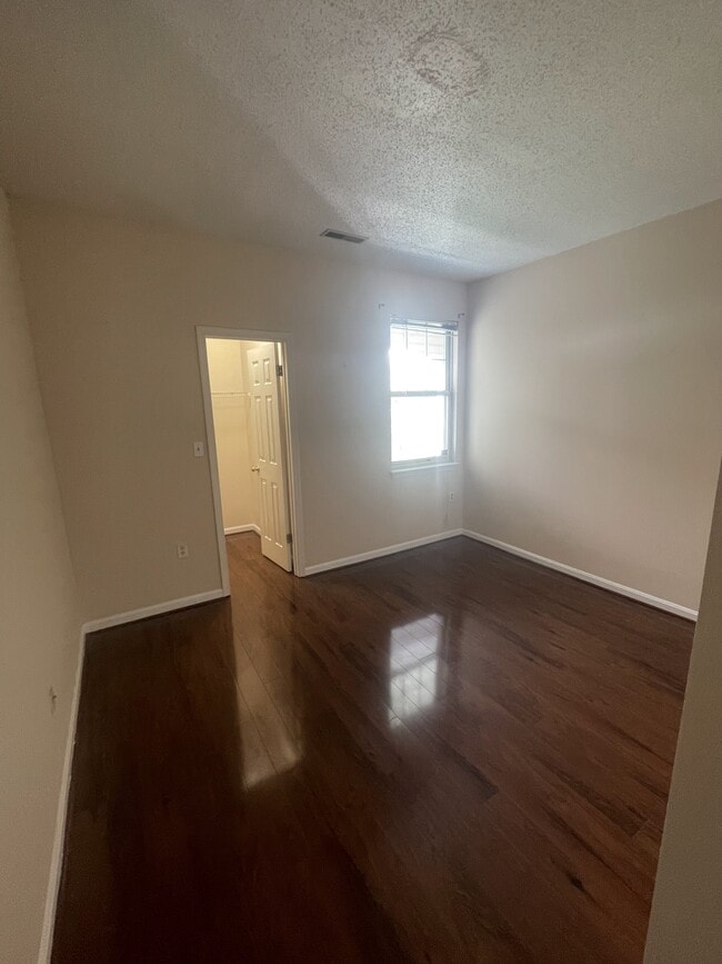 Building Photo - 7210 Bogley Rd