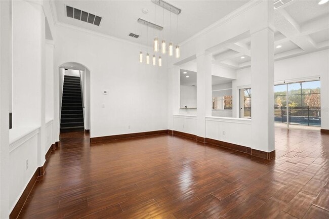 Building Photo - 9484 Walnut Crest Dr