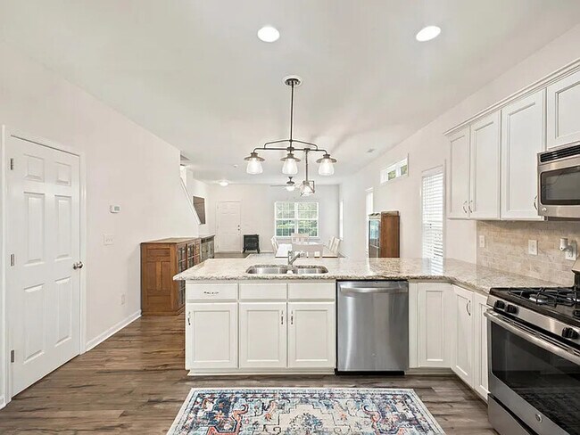 Building Photo - Lease OR Lease to Own