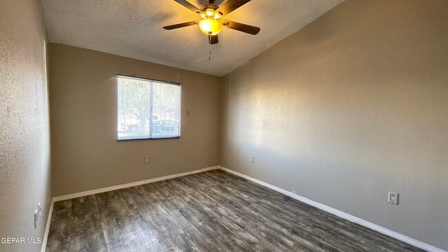 Building Photo - 11040 Sunshine Ct