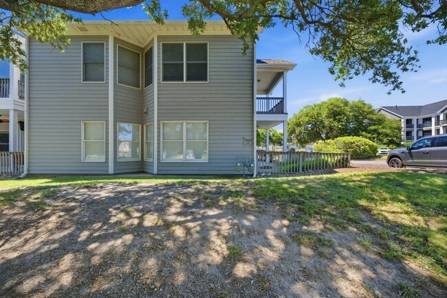 Building Photo - 1026 High Dunes Quay