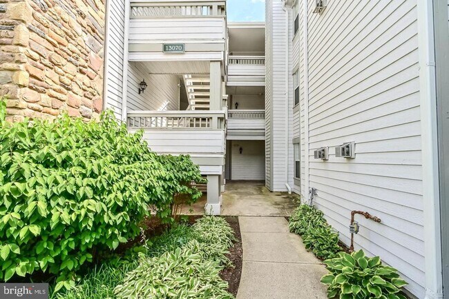 Building Photo - 13070 Autumn Woods Way